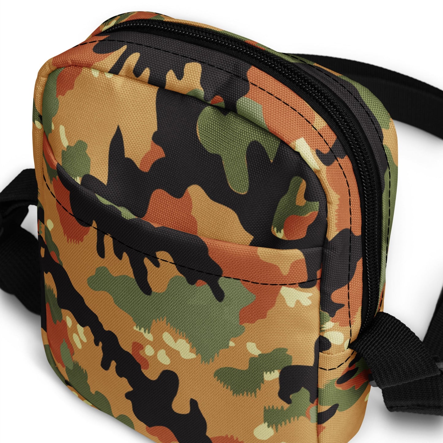 Leibermuster Camo Crossbody Bag _ Concealing Coloration