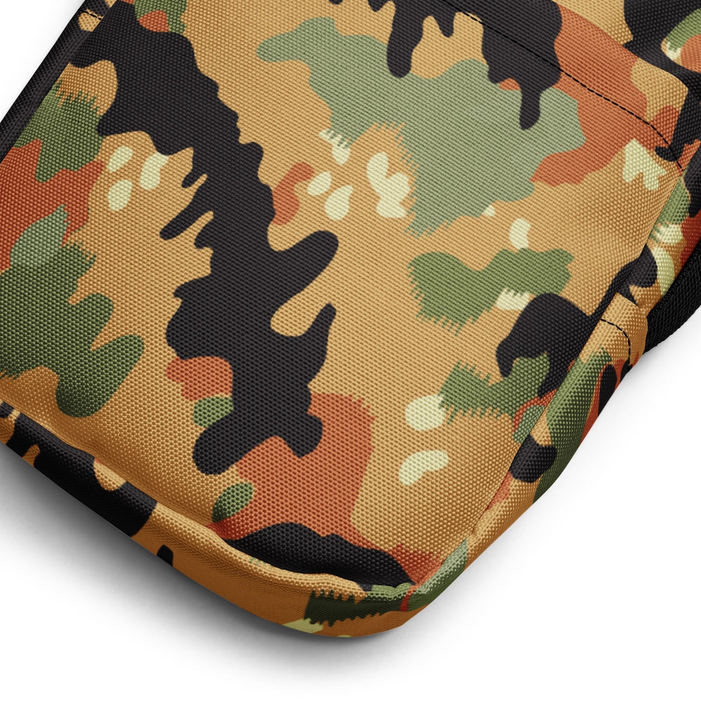 Leibermuster Camo Crossbody Bag _ Concealing Coloration