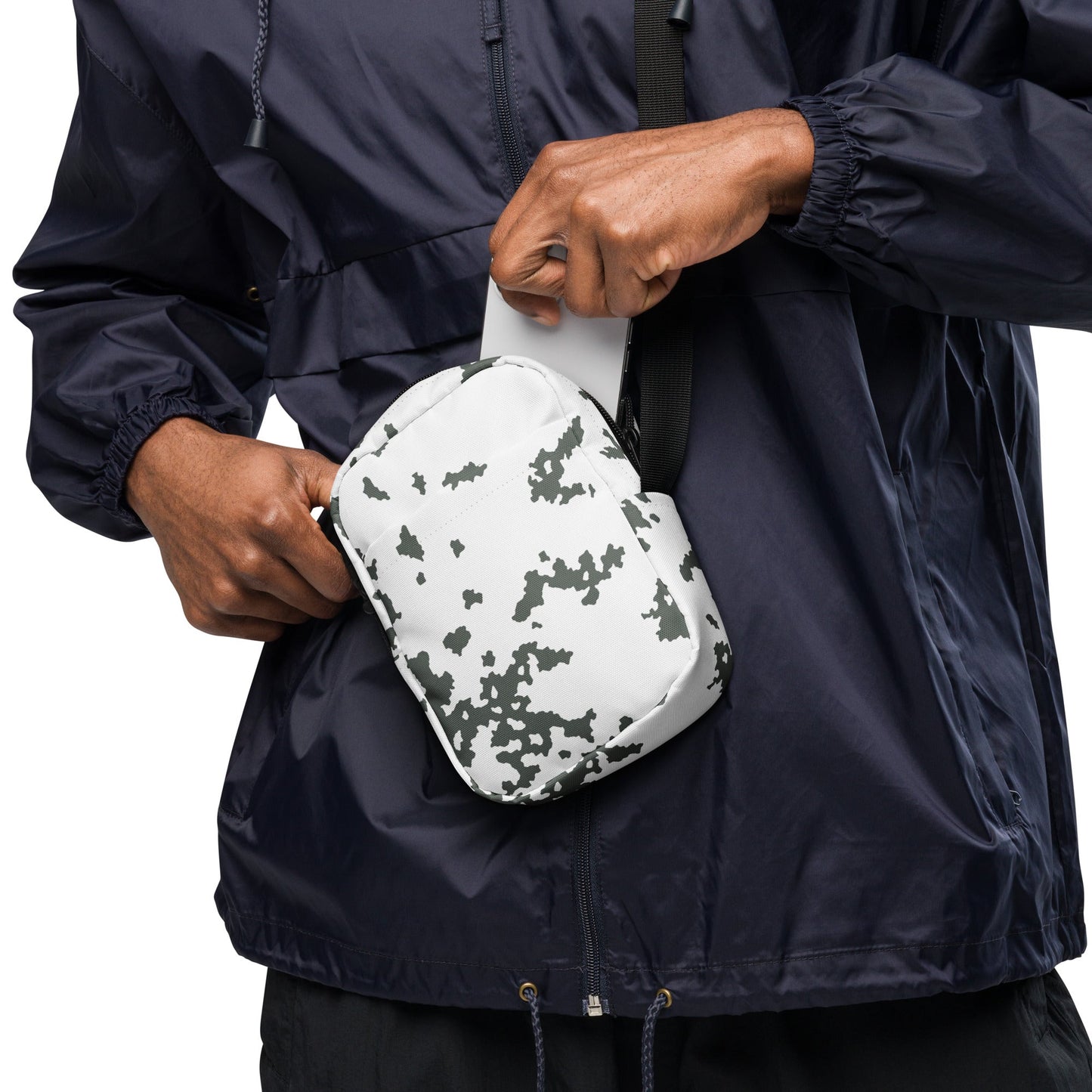 M05 Snow Camo Crossbody Bag _ Concealing Coloration