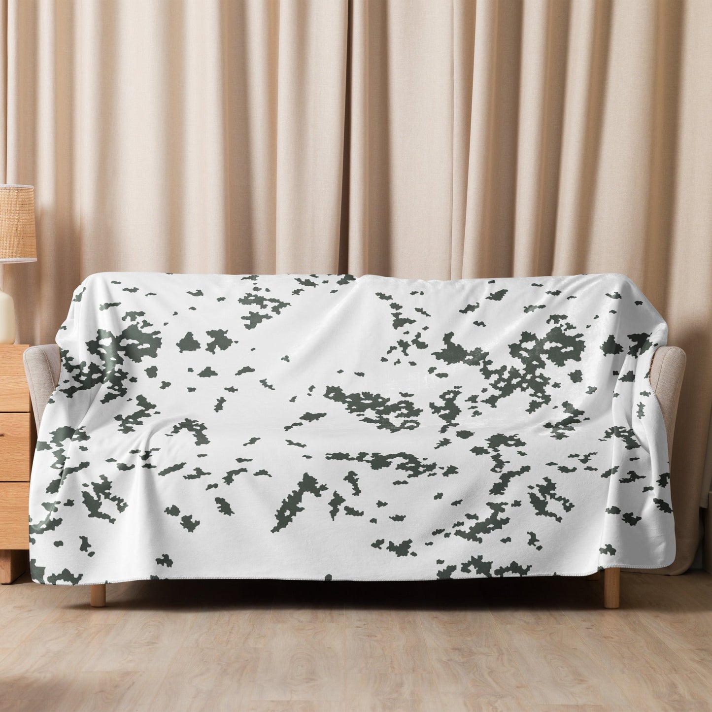 M05 Snow Camo Sherpa Blanket 60” × 80” - Concealing Coloration