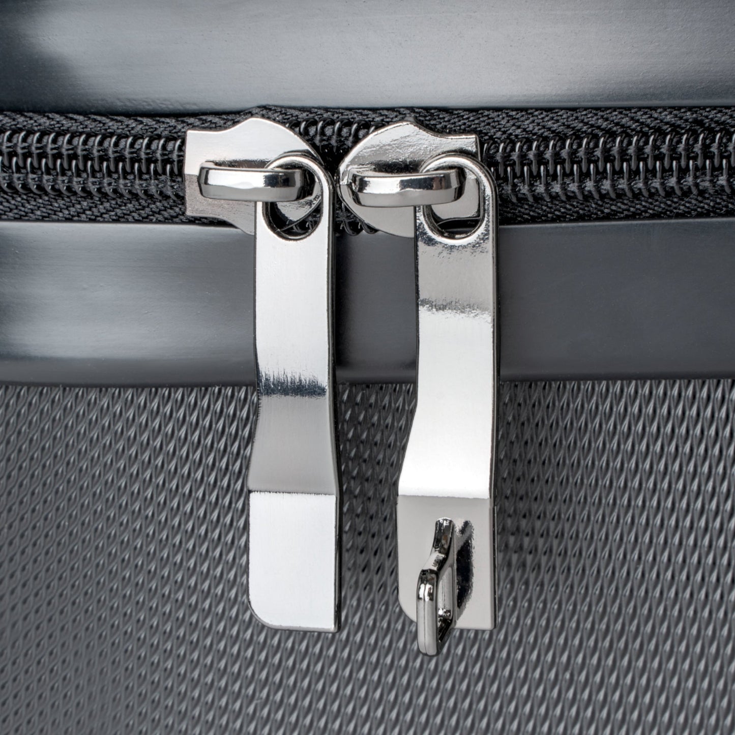 M81 Urban Camo Carry-On Roller Suitcase (Gray-Dominant) _ Concealing Coloration