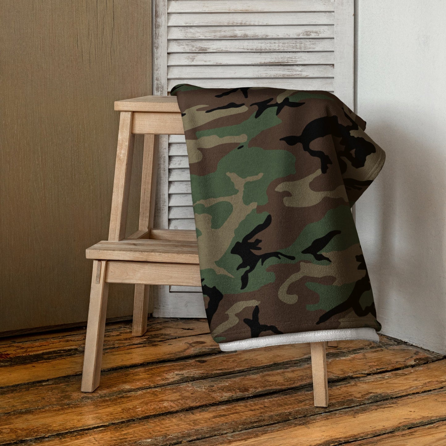 M81 Woodland Camo Bath Towel - Concealing Coloration