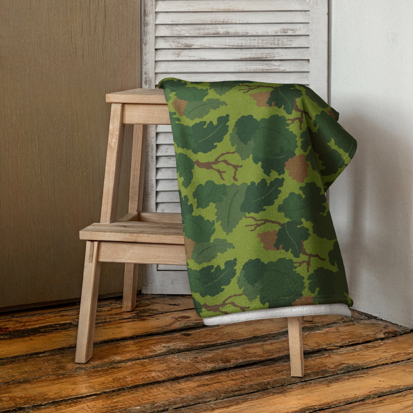 Mitchell Camo Towel _ Concealing Coloration
