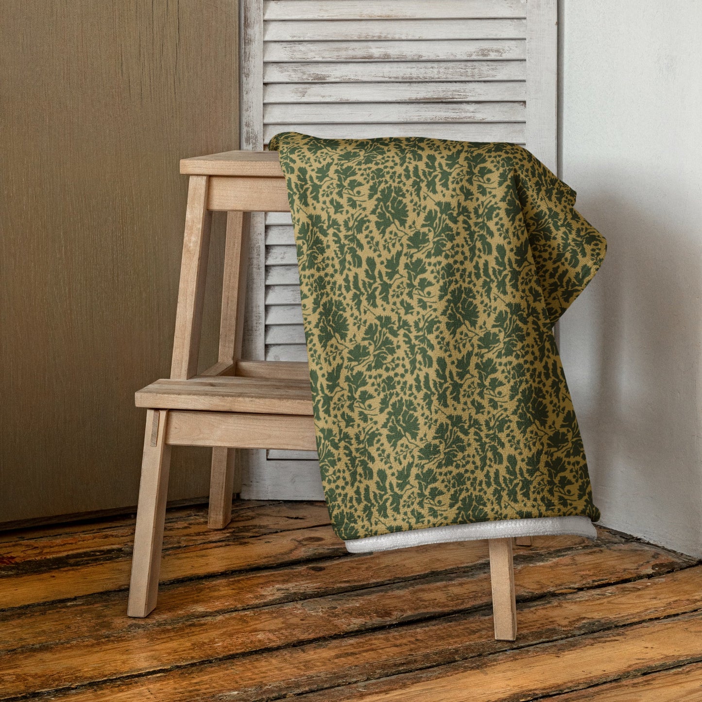 Pietruszka Camo Towel _ Concealing Coloration