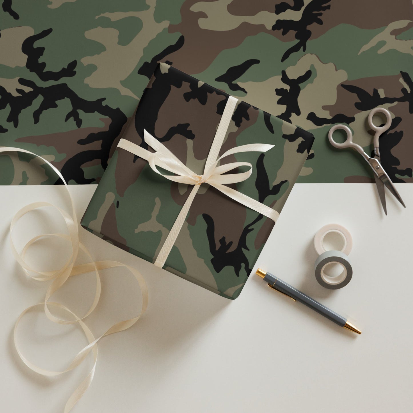 U.S. M81 Woodland Camo Wrapping Paper _ Concealing Coloration