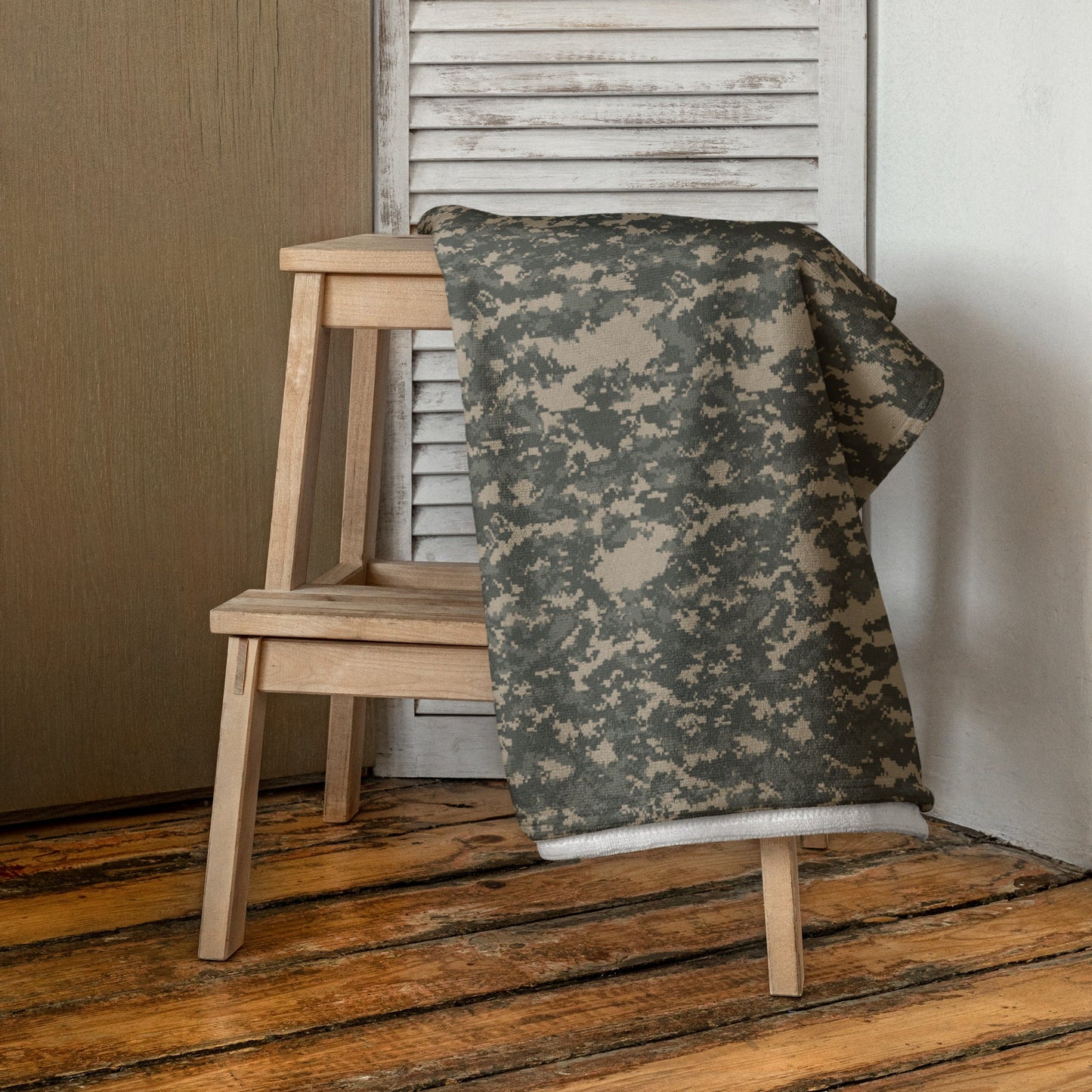 UCP Towel _ Concealing Coloration
