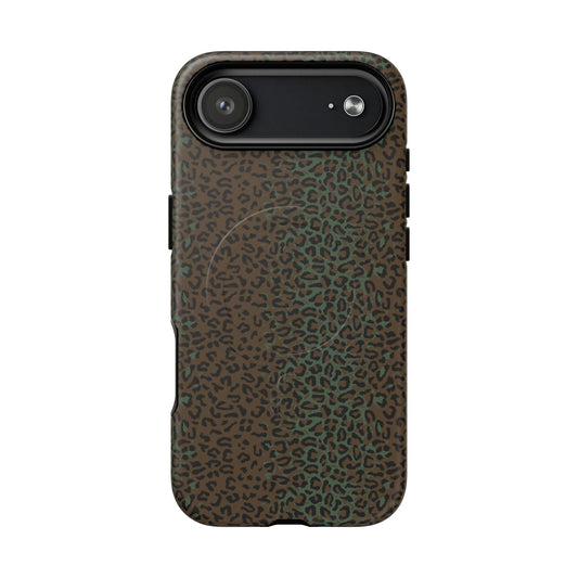 Leopard Spot Camo MagSafe iPhone 17 Field Case