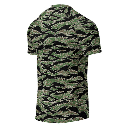 Tiger Stripe LLS Camo SS Rash Guard _ Concealing Coloration