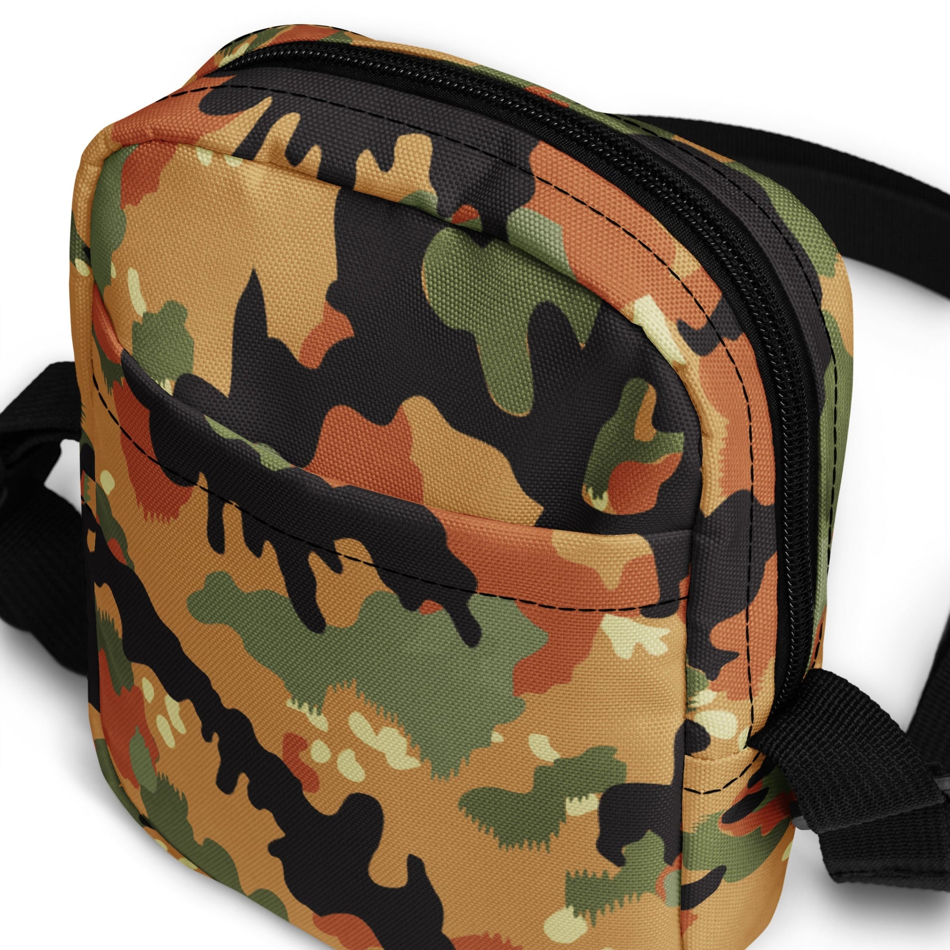 Leibermuster Camo Crossbody Bag _ Concealing Coloration
