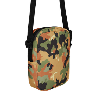 Leibermuster Camo Crossbody Bag _ Concealing Coloration