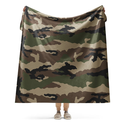 Centre-Europe Camo Sherpa Blanket – 60” × 80”