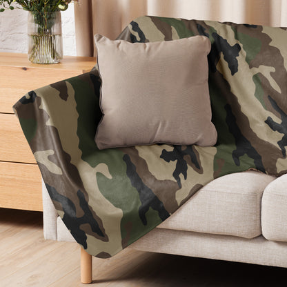 Centre-Europe Camo Sherpa Blanket – 60” × 80”