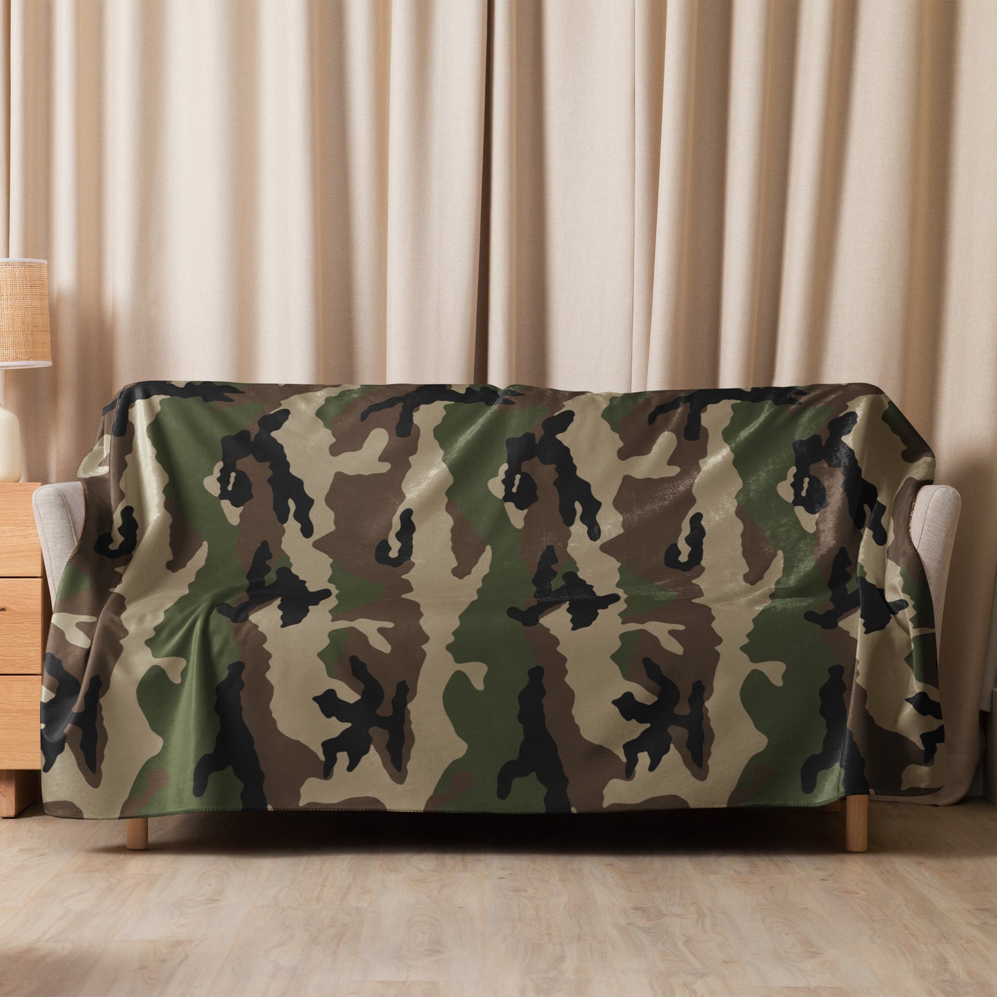 Centre-Europe Camo Sherpa Blanket – 60” × 80”