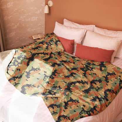 Leibermuster Camo Sherpa Blanket – 60” × 80”