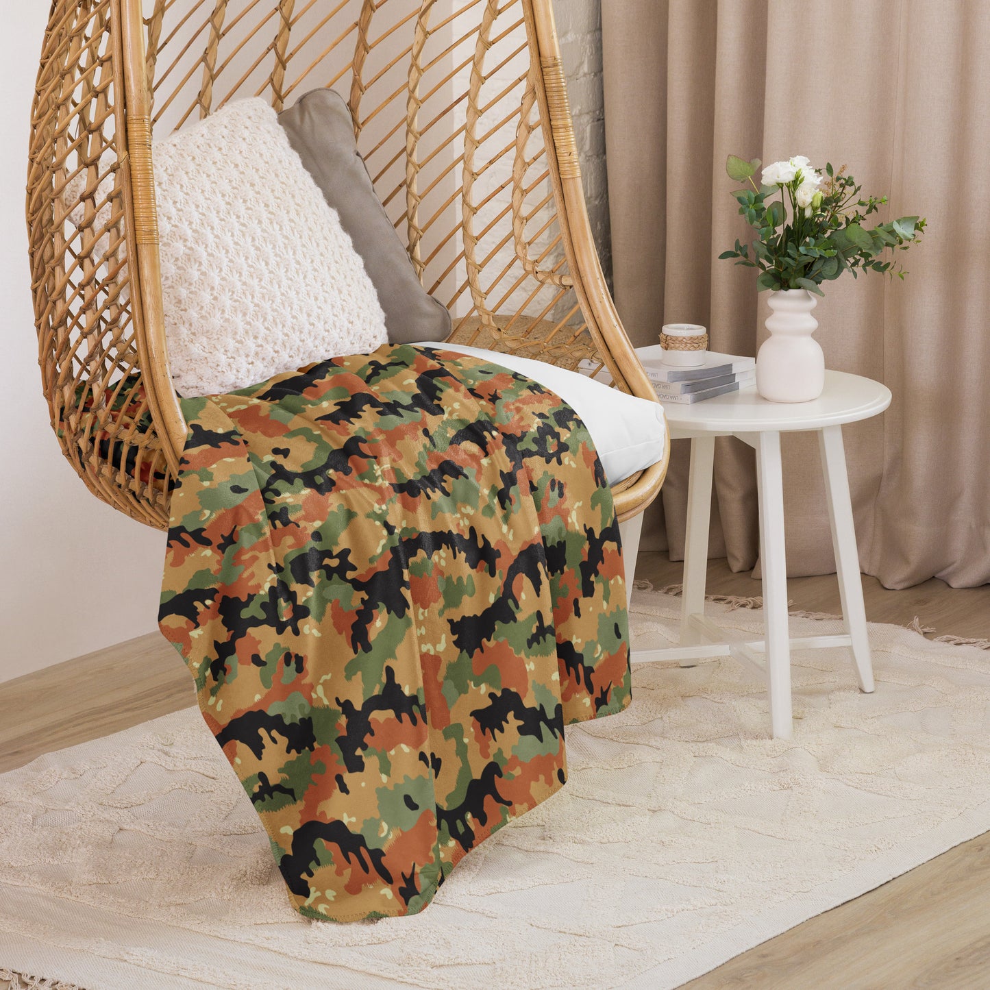 Leibermuster Camo Sherpa Blanket – 60” × 80”