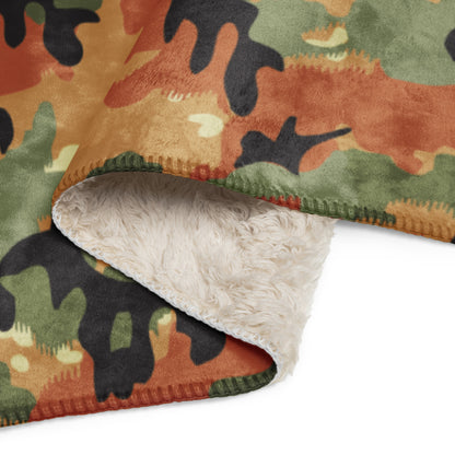 Leibermuster Camo Sherpa Blanket – 60” × 80”