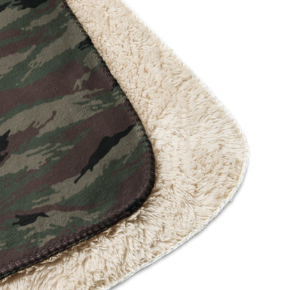 Kamysh Woodland Sherpa blanket