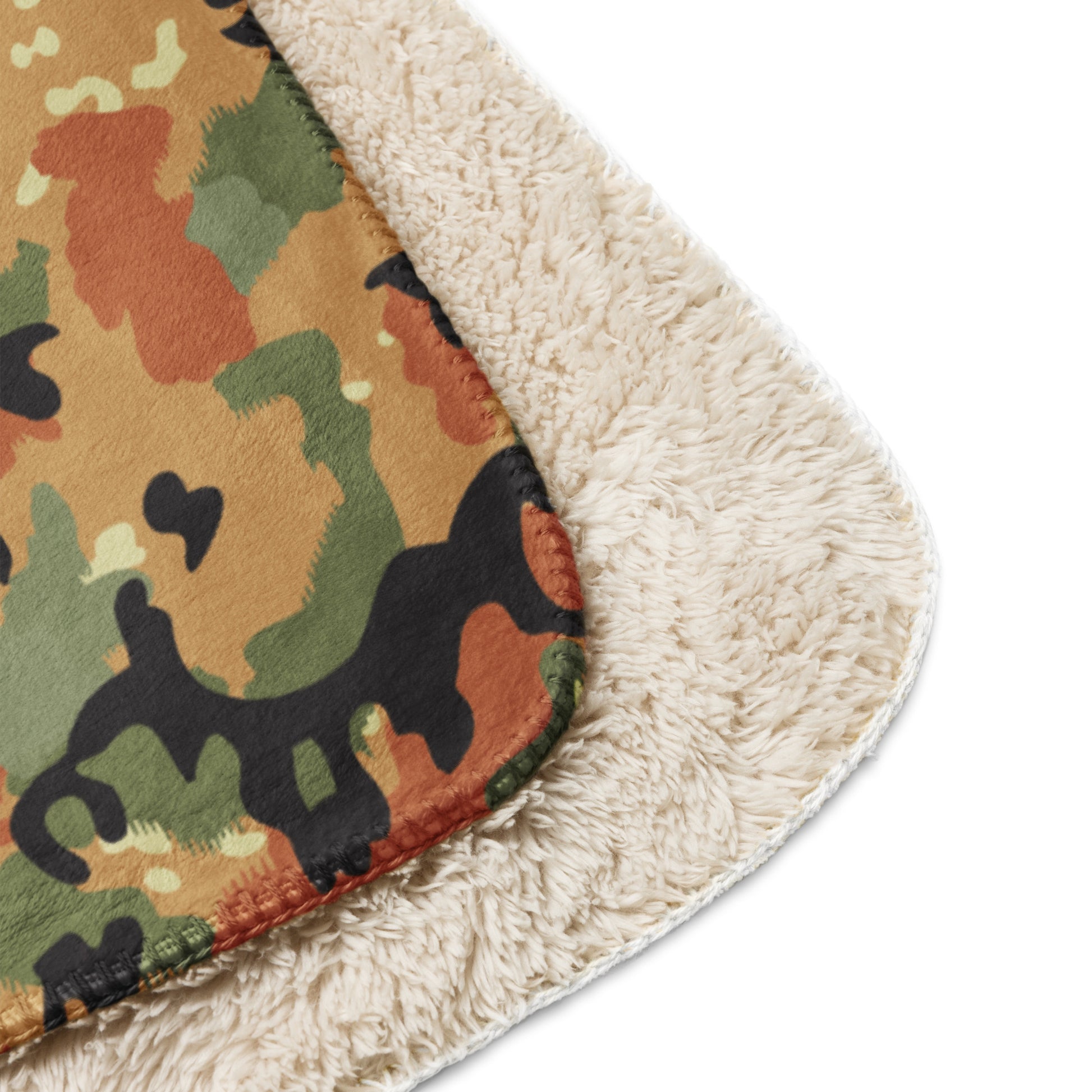 Leibermuster Camo Sherpa Blanket – 60” × 80”