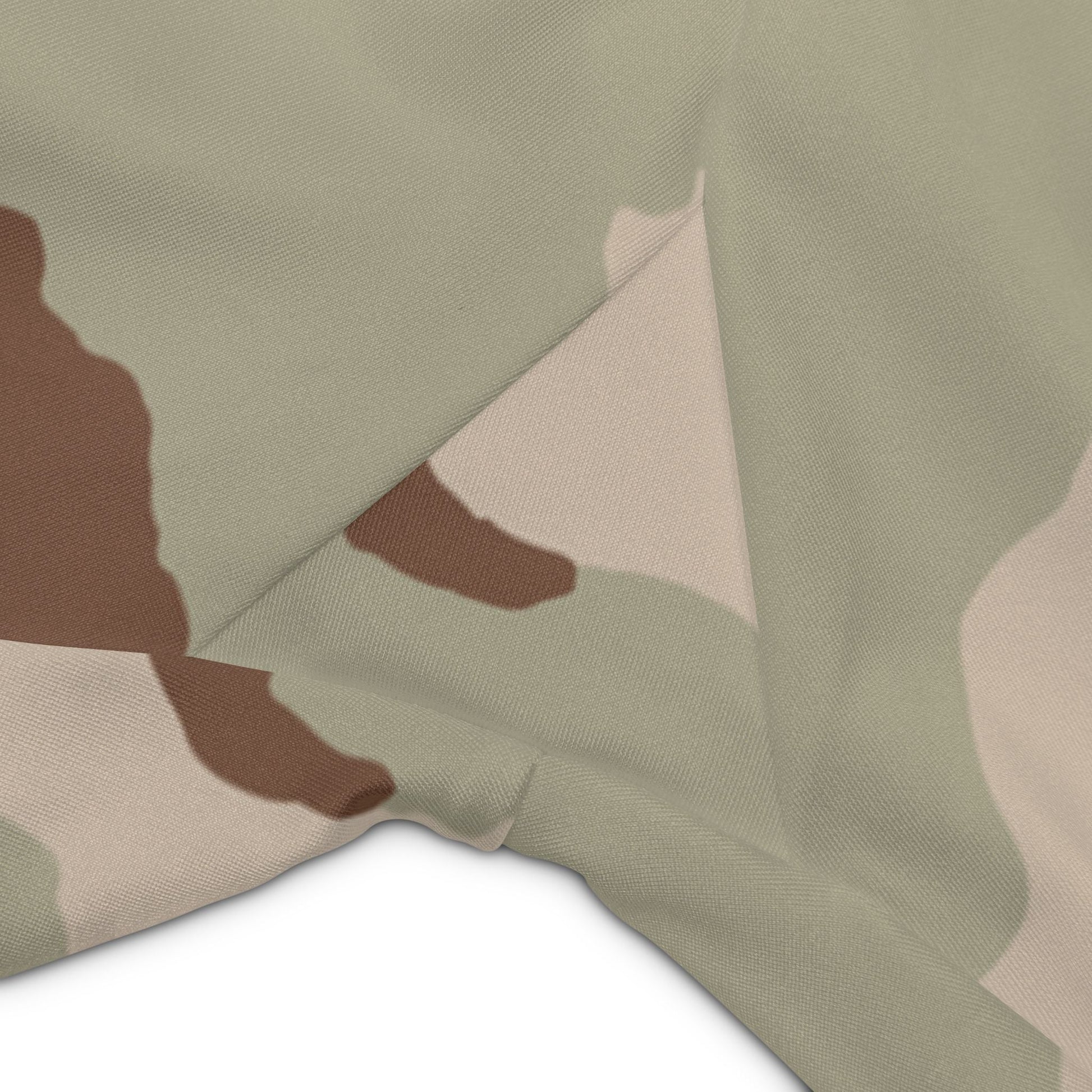Three-Color Desert Camo High-Rise Bike Shorts _ Concealing Coloration
